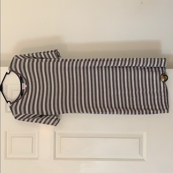 Large Julia (lulaRoe) - Picture 1 of 1